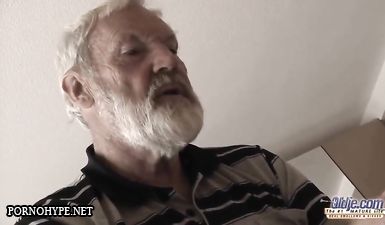 65 летний дедушка вспомнил молодость и выебал свою внучку