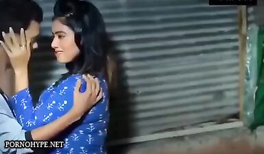 Индийский парень не удержался и трахает свою сексапильную сестренку