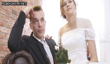 Гости На Свадьбе Сняли, Как Жених Выебал Невесту Гости На Свадьбе Сняли, Как Жених Выебал Невесту